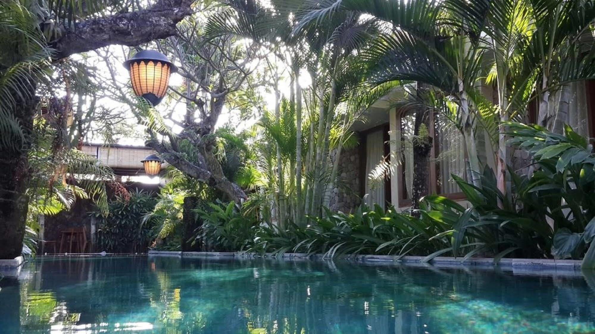 Hotel Uma Karan Kuta Lombok Exterior foto