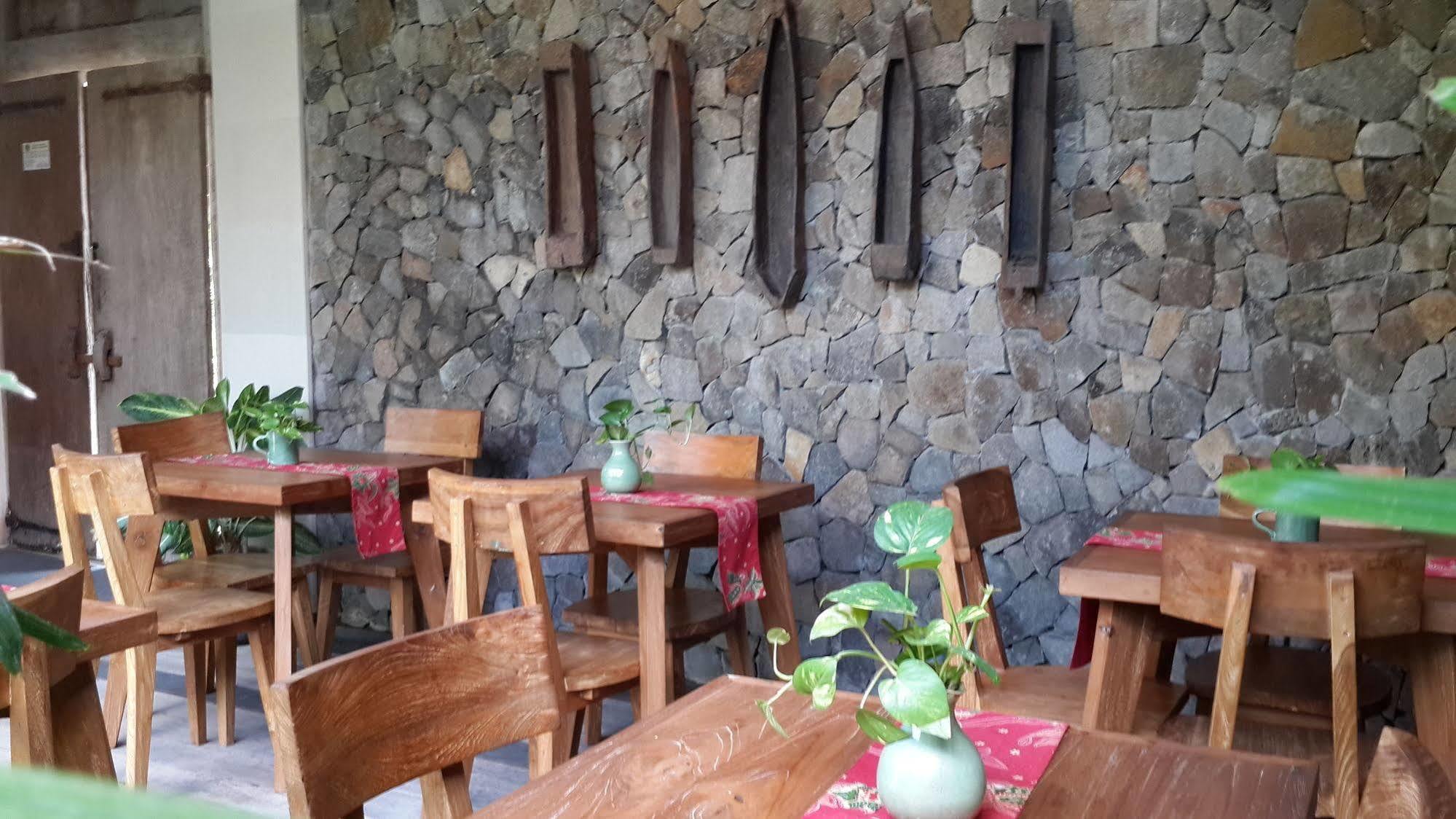 Hotel Uma Karan Kuta Lombok Exterior foto