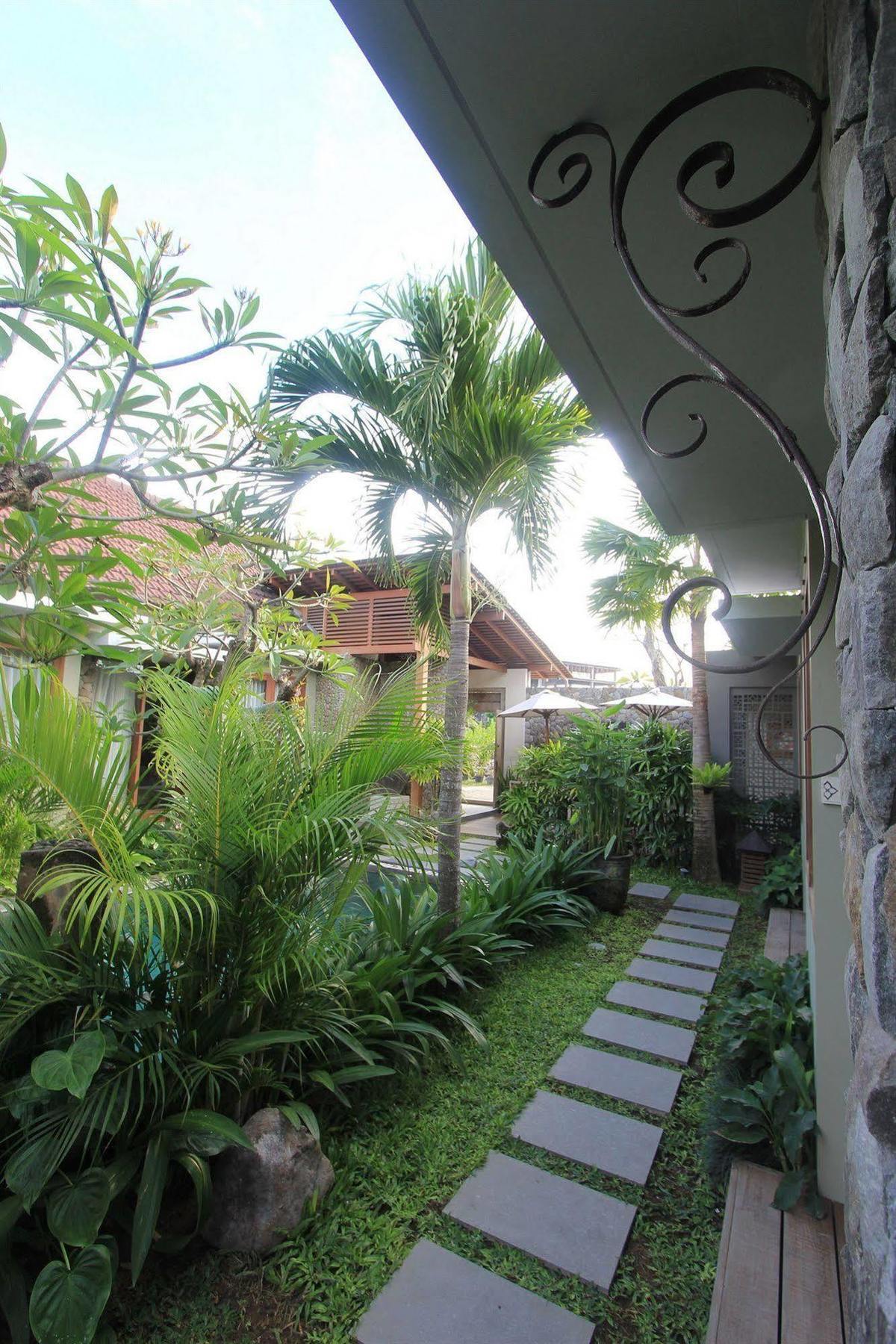 Hotel Uma Karan Kuta Lombok Exterior foto