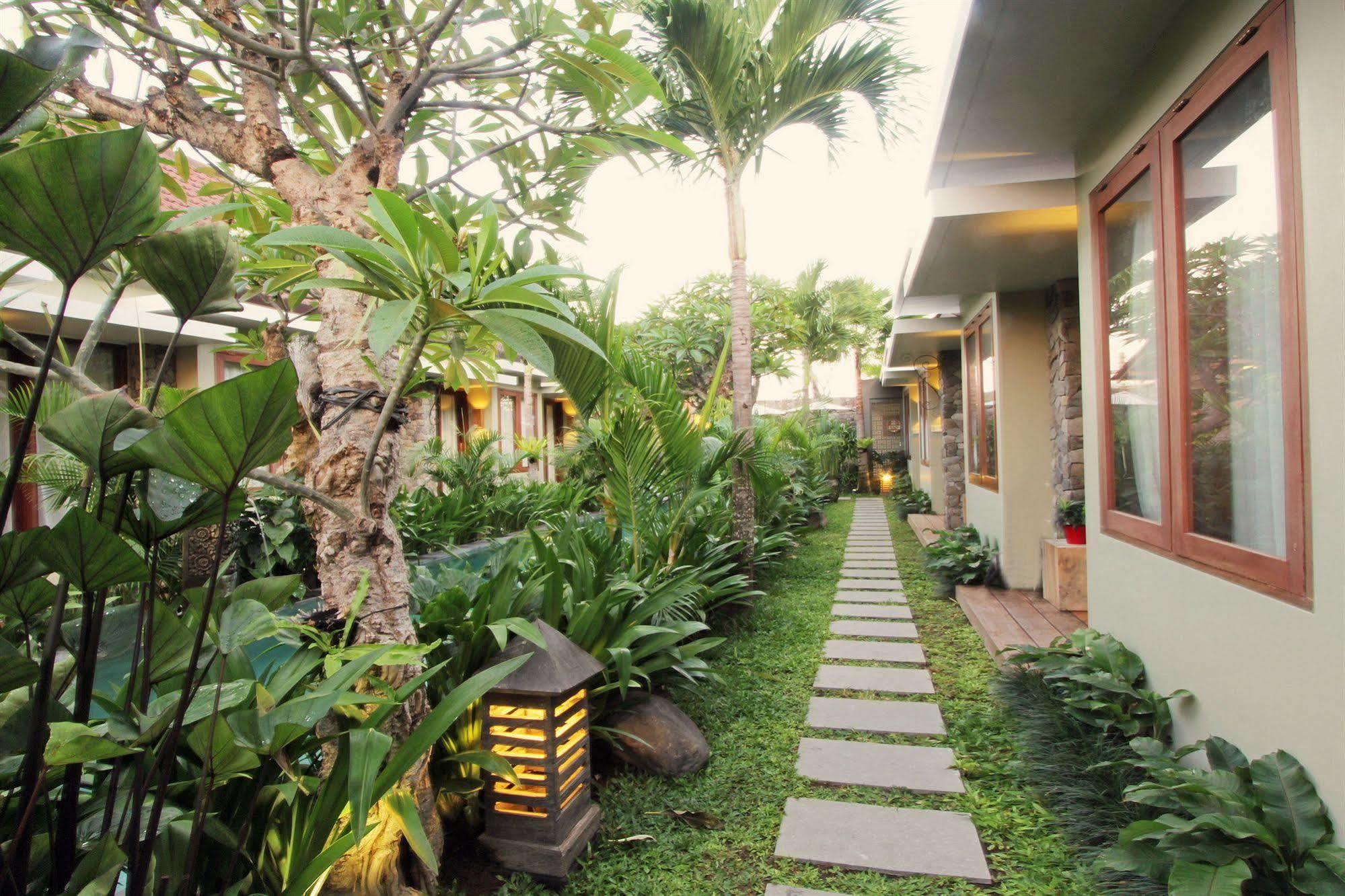 Hotel Uma Karan Kuta Lombok Exterior foto