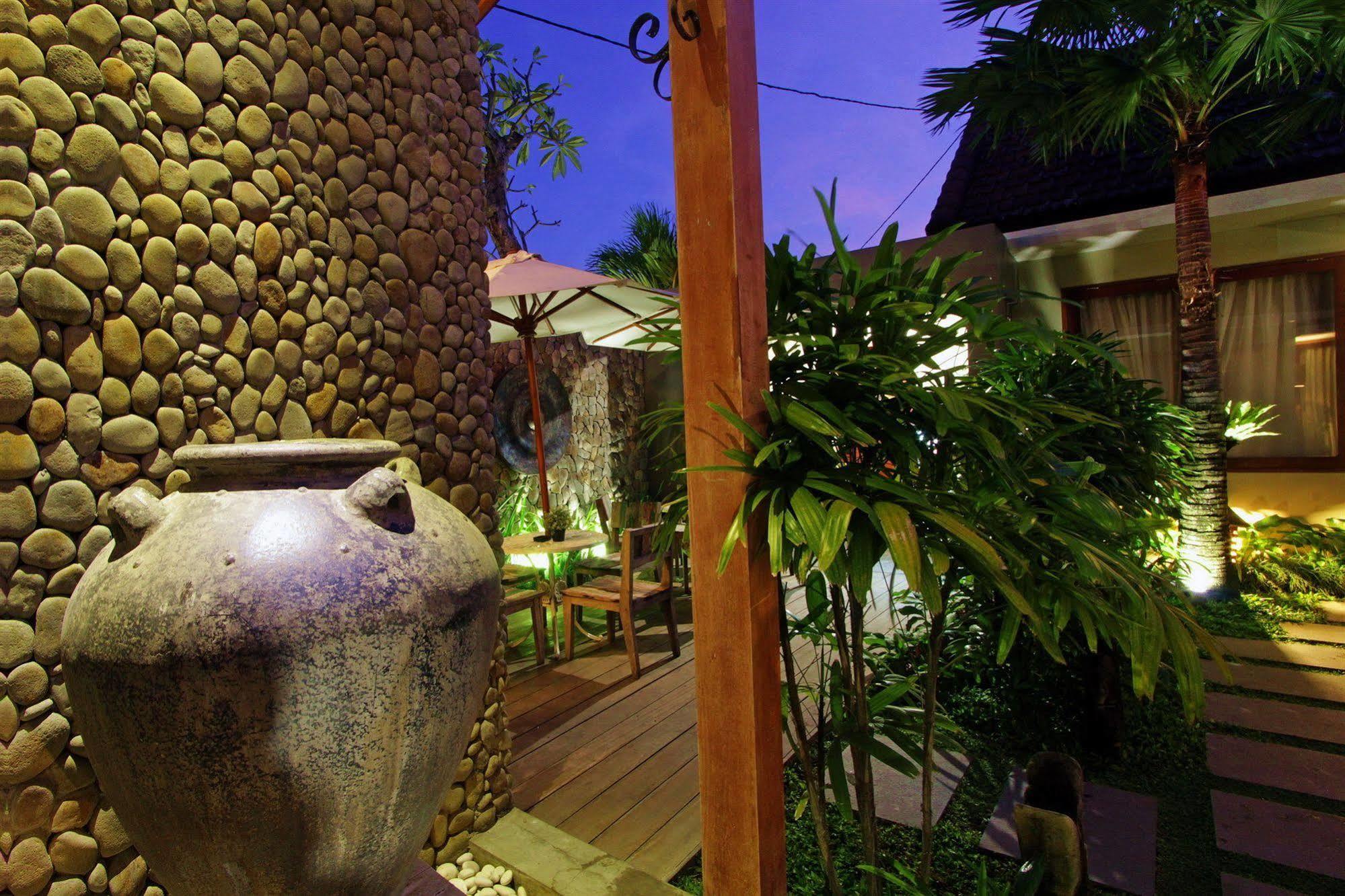Hotel Uma Karan Kuta Lombok Exterior foto
